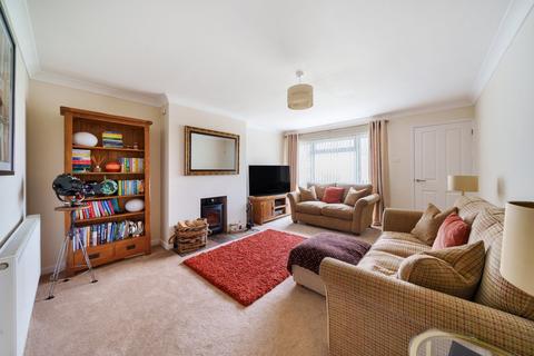 44 Aldsworth Close, Fairford, GL7 4LB