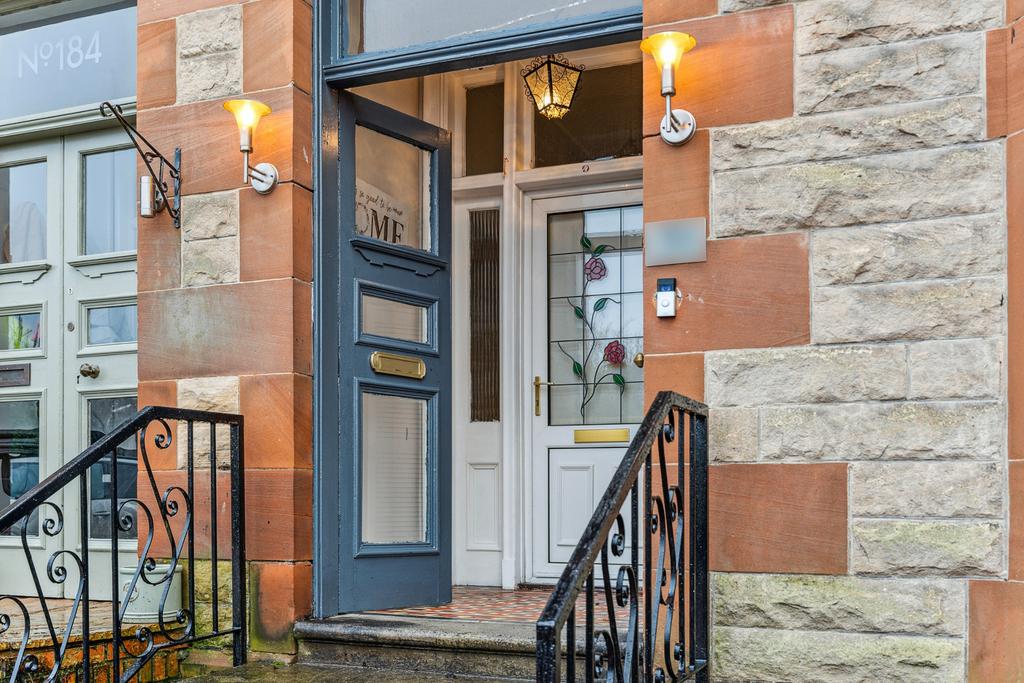 Eastwoodmains Road, Clarkston, Glasgow, G76 7HA 4 bed semidetached