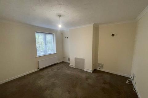 2 bedroom flat to rent, Ebdon Road, Worle, Weston-super-Mare