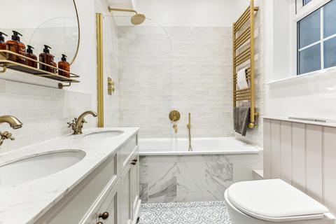 2 bedroom flat to rent, Cornwall Gardens, South Kensington, London