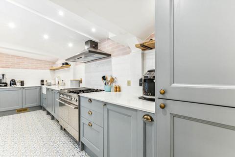 2 bedroom flat to rent, Cornwall Gardens, South Kensington, London