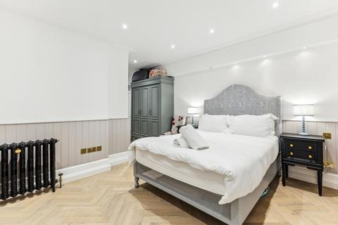 2 bedroom flat to rent, Cornwall Gardens, South Kensington, London