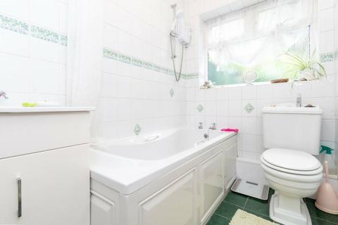 61 Barnes Avenue, Fearnhead, Warrington, WA2 0BL