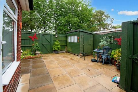 61 Barnes Avenue, Fearnhead, Warrington, WA2 0BL