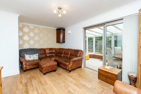 2 bedroom detached bungalow for sale, Kilsyth Close, Fearnhead, WA2