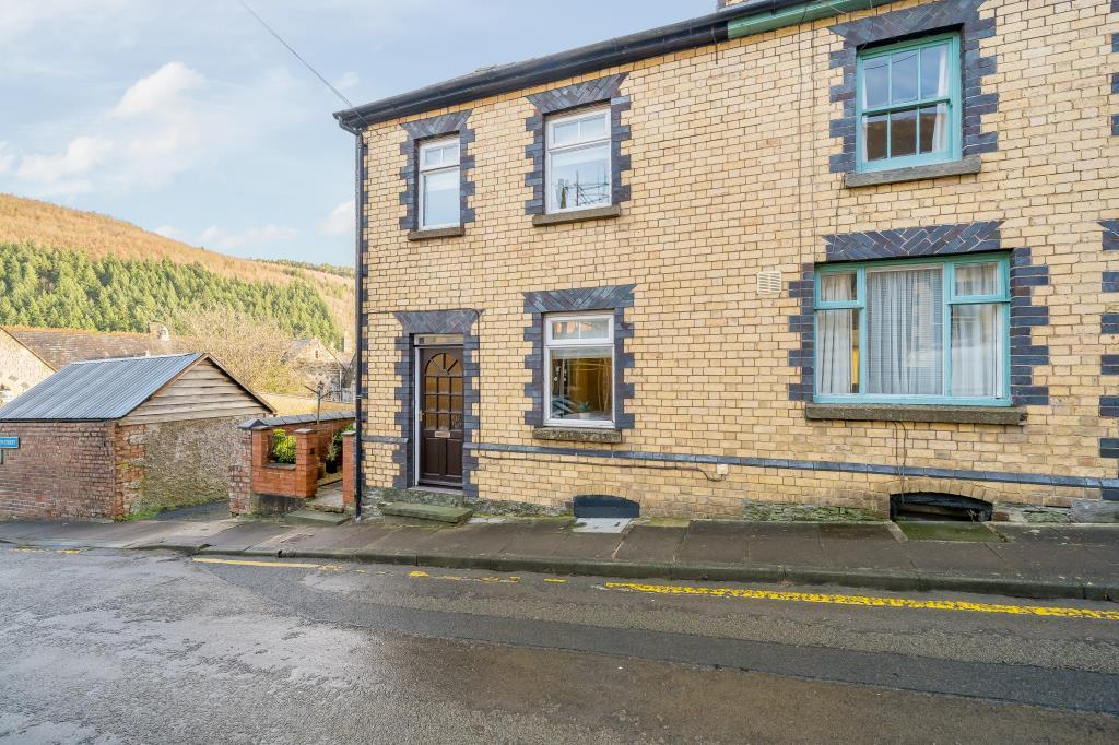 Knighton, Powys, LD7 3 bed end of terrace house for sale £180,000