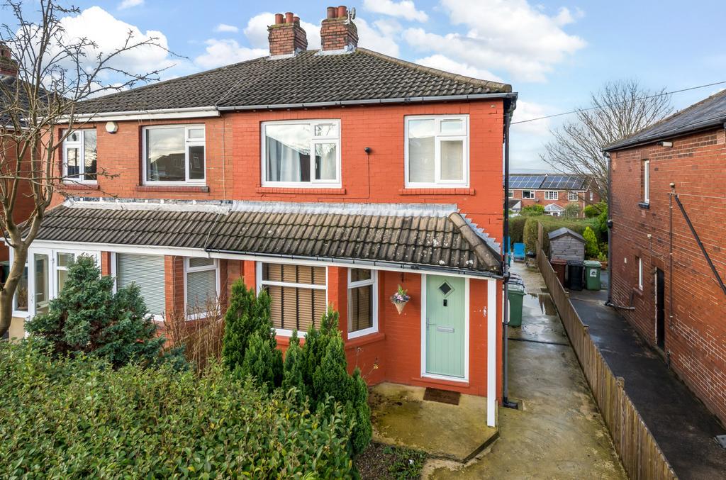 Leeds & Bradford Road, Leeds, West Yorkshire, LS13 3 bed semidetached