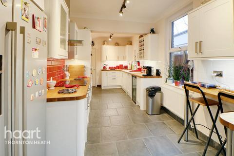64 Bensham Manor Road, Thornton Heath, CR7 7AB