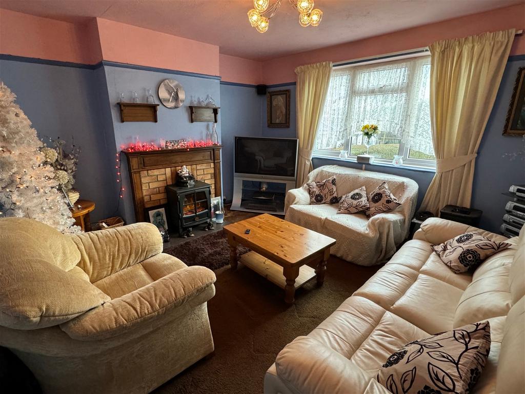 Glan Y Fedw, Betws Yn Rhos, Conwy, LL22 8AP 3 bed semidetached house