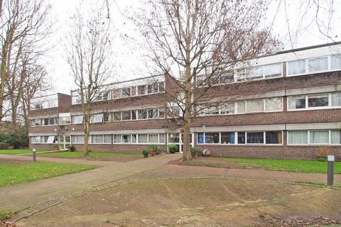 11, Chichester Court Chessington Road, Ewell, Epsom, KT17 1TP