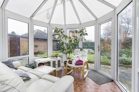 5 Old School Close, Caversfield, Bicester, OX27 8TW