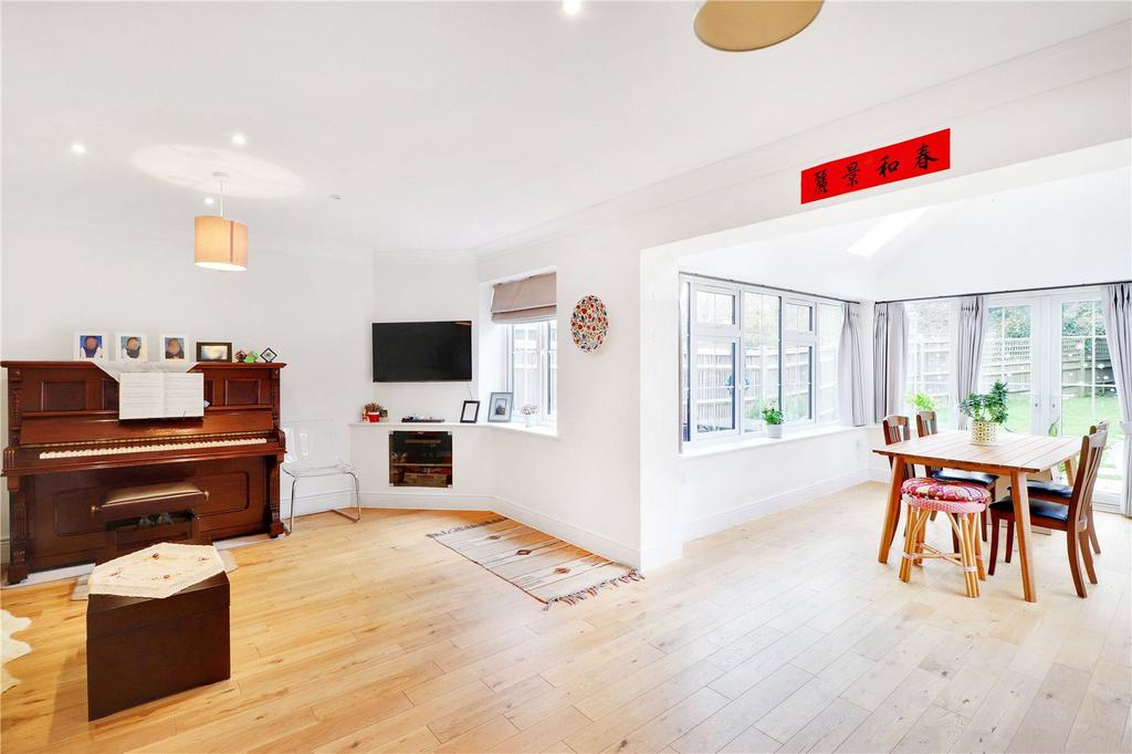 Sitting/Dining Rm