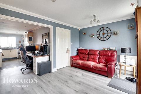 3 bedroom end of terrace house for sale, Broad Fleet Close, Oulton