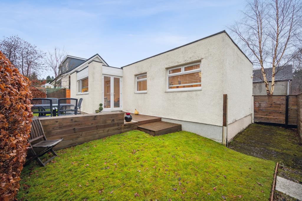 Mugdock Road, Milngavie, East Dunbartonshire, G62 8PA 2 bed detached bungalow for sale £215,000