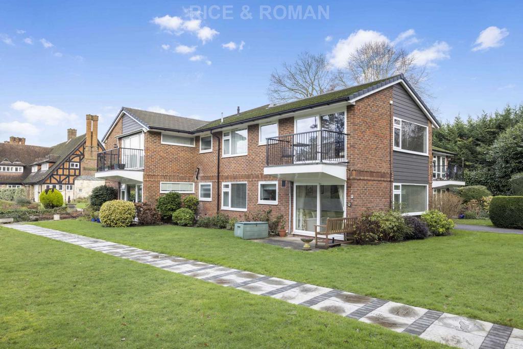 Queens Drive, Leatherhead KT22 1 bed retirement property for sale £