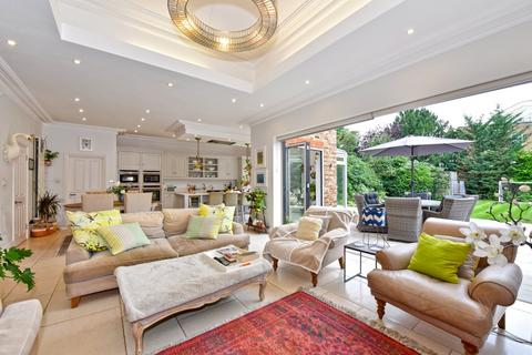 5 bedroom detached house to rent, Frances Road, Windsor, Berkshire