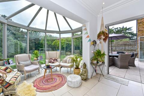 5 bedroom detached house to rent, Frances Road, Windsor, Berkshire