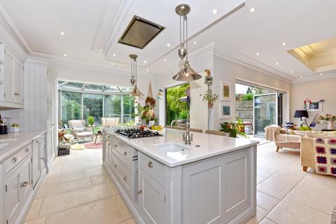 5 bedroom detached house to rent, Frances Road, Windsor, Berkshire