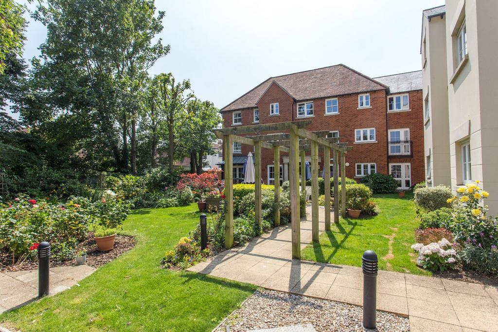 Roper Road, Canterbury, CT2 1 bed apartment for sale £160,000