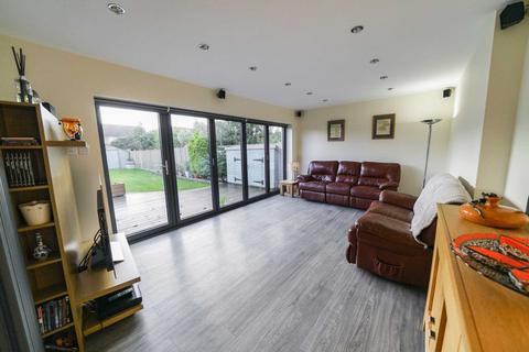 5 bedroom detached house for sale, Manor Road, Selsey