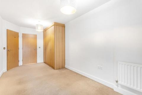 2 bedroom flat to rent, ARAGON COURT, SE11