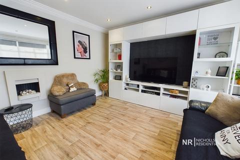 44 Garrison Lane, Chessington, KT9 2LB