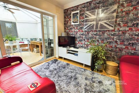 44 Garrison Lane, Chessington, KT9 2LB