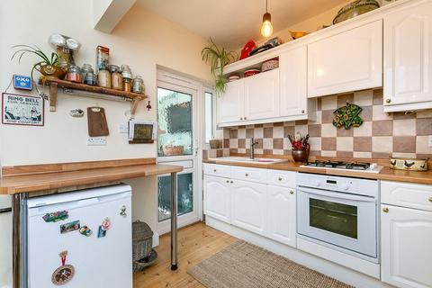 272 Verdant Lane, London, SE6 1TW