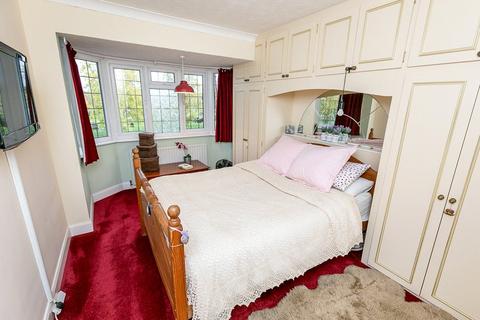 272 Verdant Lane, London, SE6 1TW