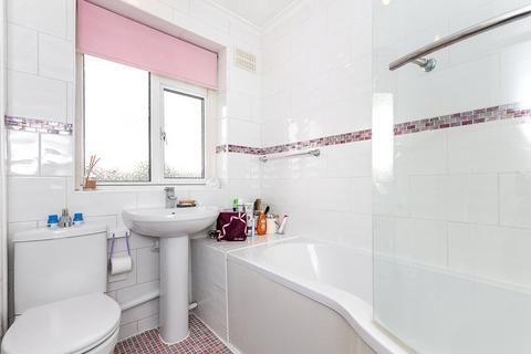 272 Verdant Lane, London, SE6 1TW
