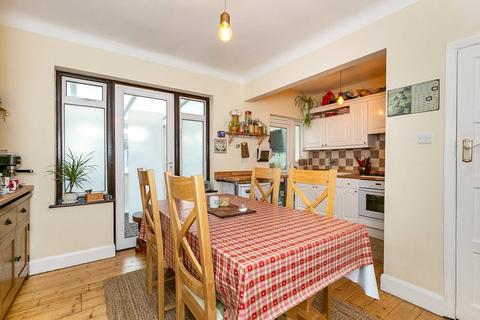 272 Verdant Lane, London, SE6 1TW
