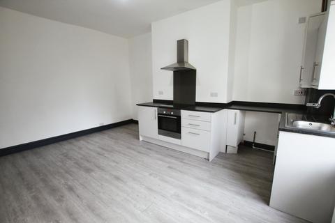 2 bedroom terraced house to rent, Batley Road, Heckmondwike, WF16
