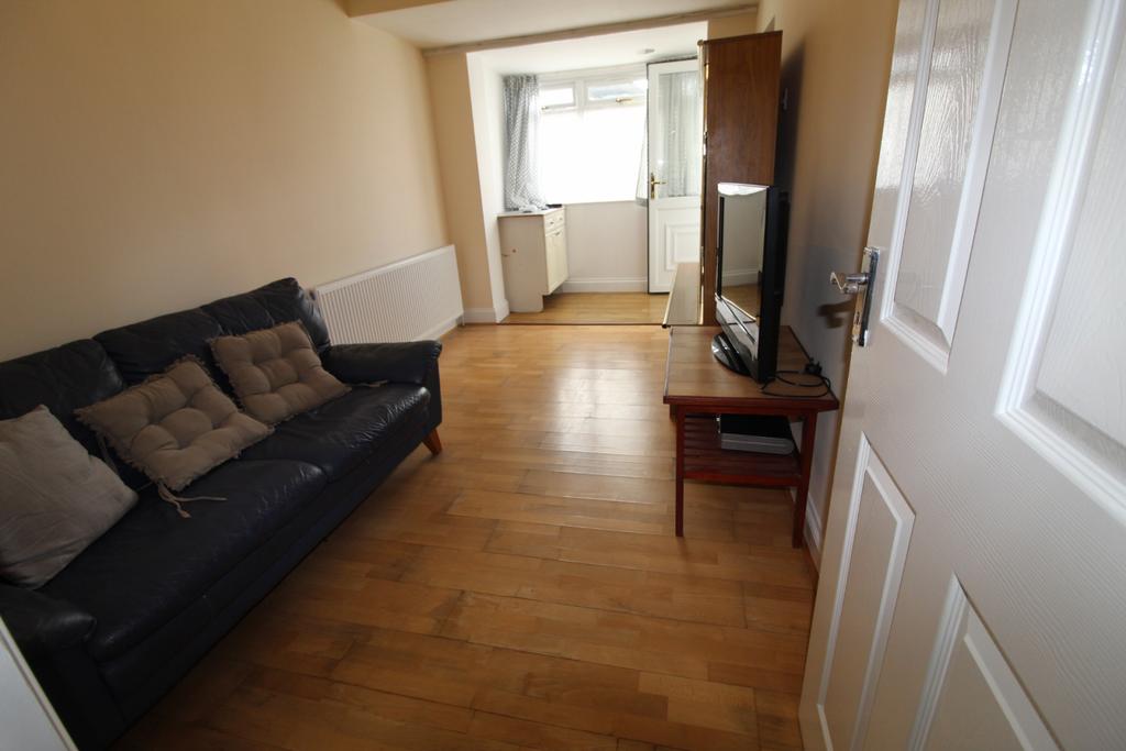 One Bedroom Ground Floor Flat Inclusive All The B