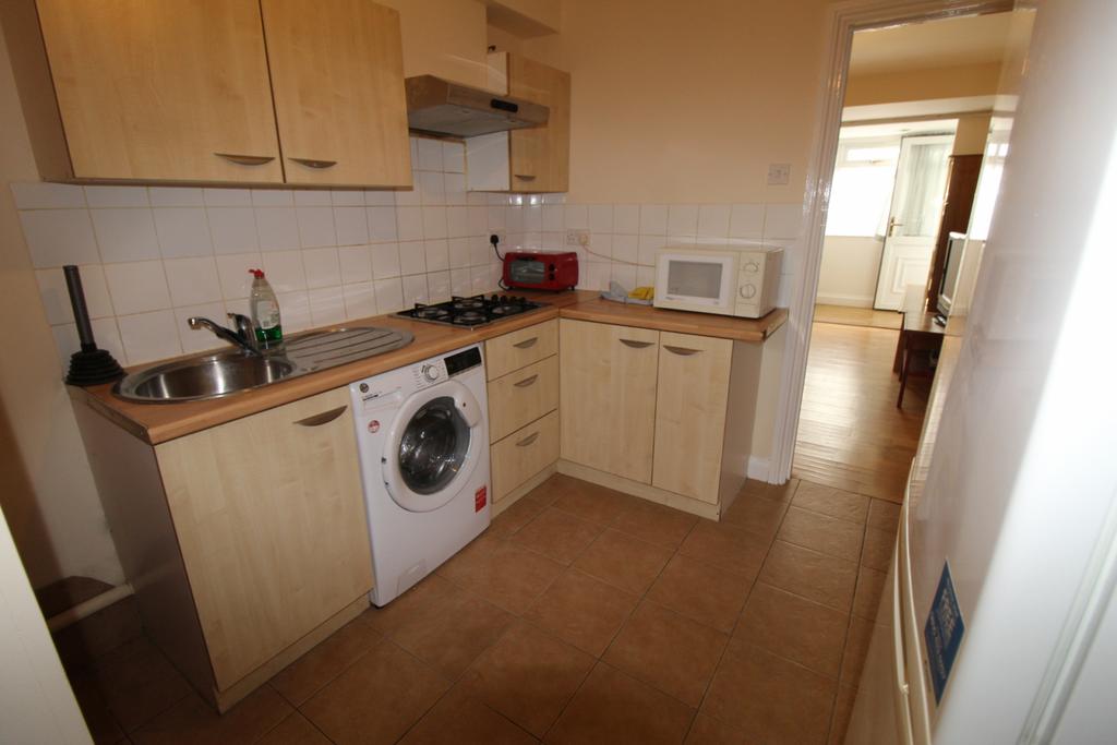 One Bedroom Ground Floor Flat Inclusive All The B