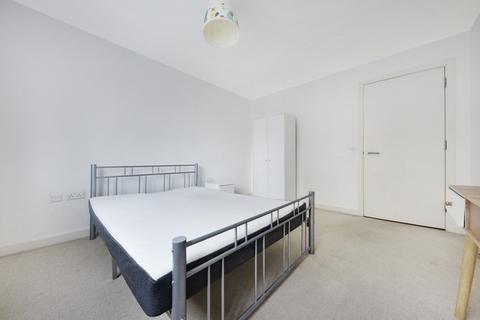 2 bedroom flat to rent, Millstream Road, London