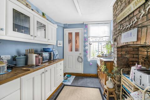 2 bedroom terraced house for sale, North Street, Bicester, OX26