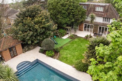 6 bedroom detached house to rent, Milnthorpe Road, Chiswick, London