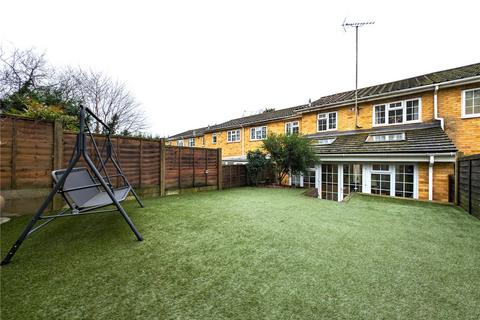 13 Findlay Drive, Guildford, GU3 3HT