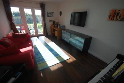 4 bedroom townhouse to rent, 1 Woodlands Walk, Cults, AB15 9DW