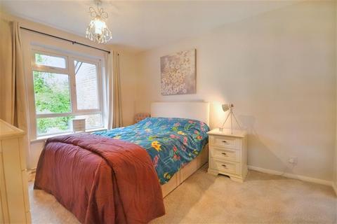 14 Fallow Field, Winchester, SO22 4LY