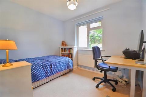 14 Fallow Field, Winchester, SO22 4LY