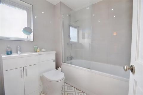 14 Fallow Field, Winchester, SO22 4LY