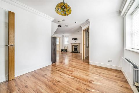2 Kemsley Chase, Farnham Royal, Slough, SL2 3LU