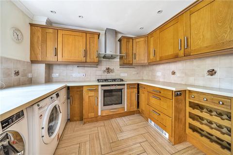 2 Kemsley Chase, Farnham Royal, Slough, SL2 3LU