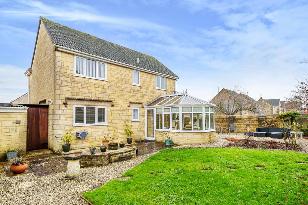 Alexander Drive, Cirencester, Gloucestershire, GL7 4 bed detached house