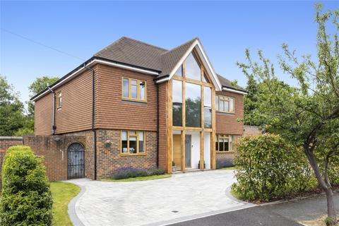 5 bedroom detached house for sale - Charlwood Drive, Oxshott, Surrey, KT22