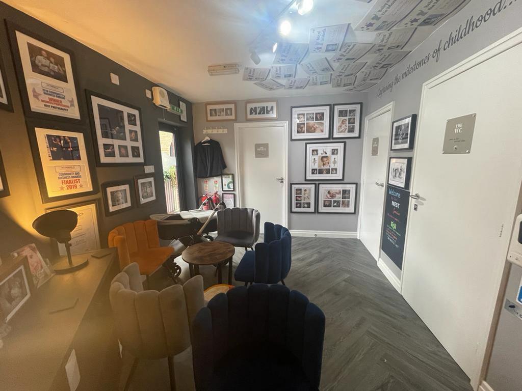 PHOTO STUDIO 2.jpg