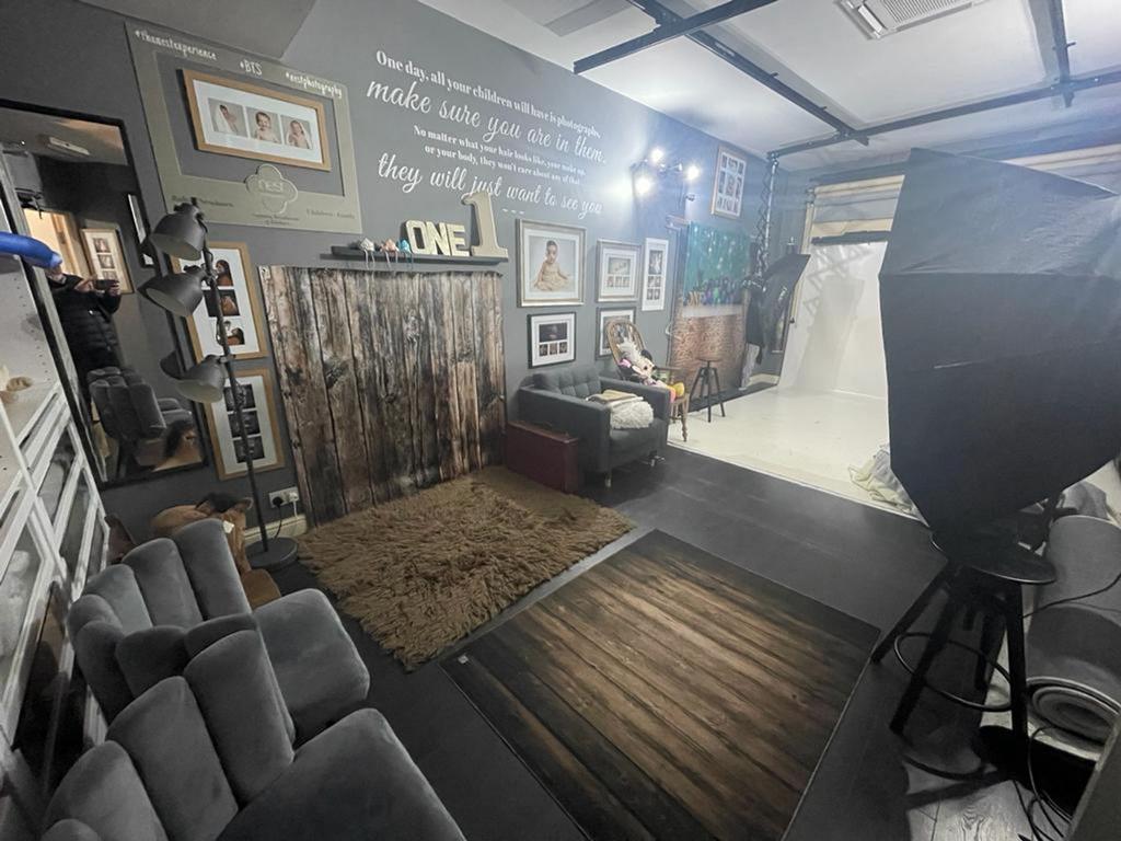 PHOTO STUDIO 3.jpg