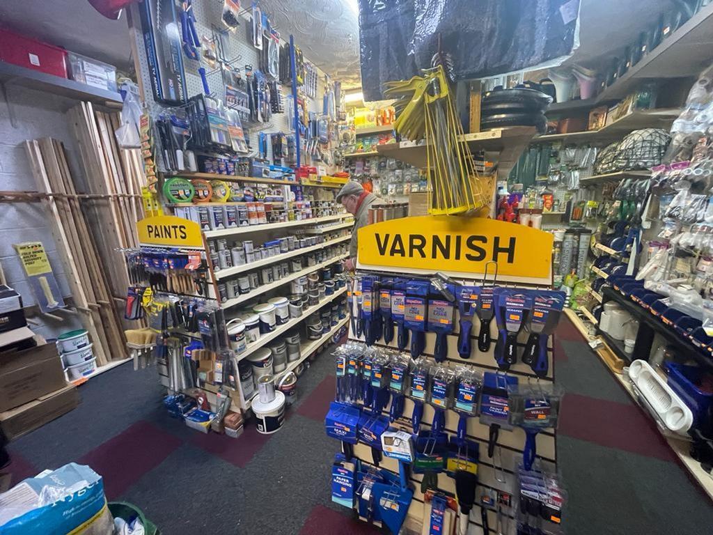 HARDWARE 1.jpg