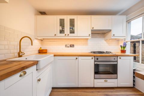 11b Thorncombe Road, London, SE22 8PX